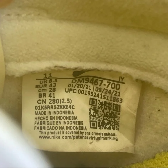 Dunk Low “Yellow Strike” - Picture 11 of 13